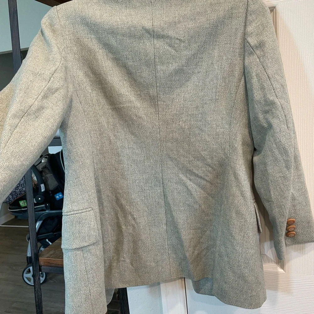 Escada Elements sage 3 Button satin lined virgin wool/Cashmere blazer women’s 38